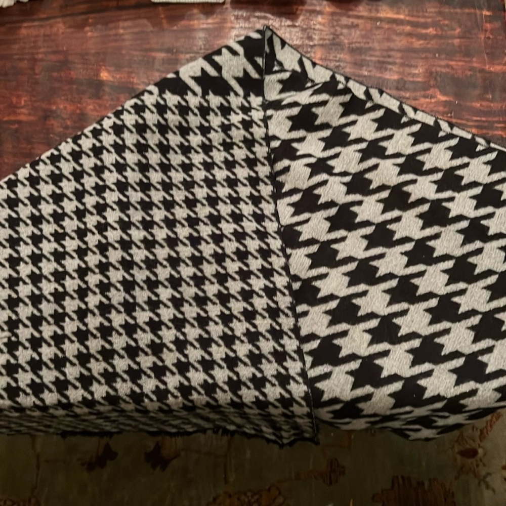 Alfani 100% brushed silk scarf